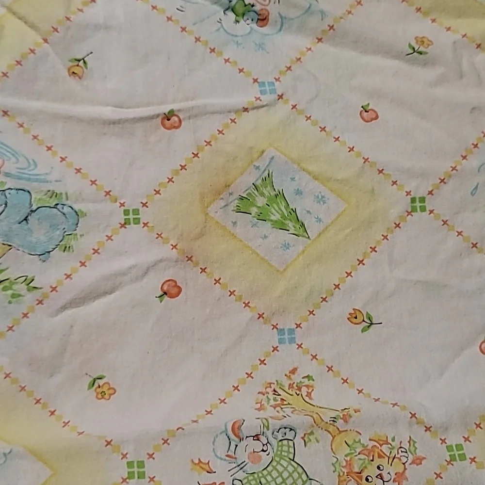 Vintage Dundee Seasons Crib‎ Sheet - Preloved